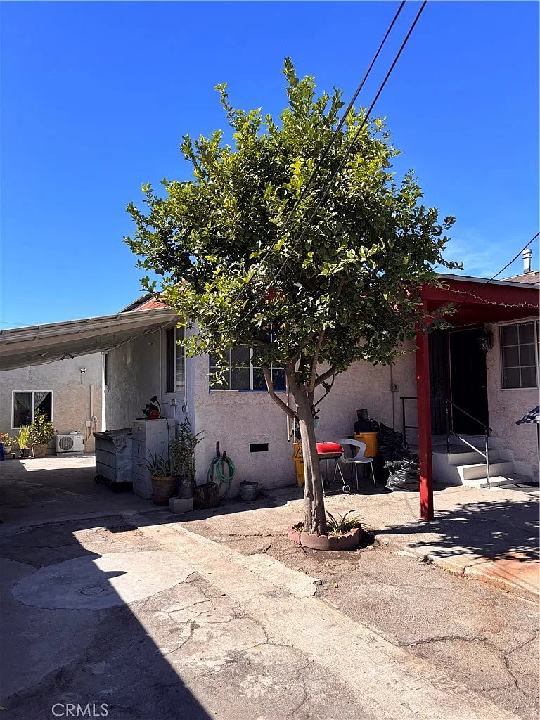 4 bed, 1172 sqft, $4,000 — Photo 1