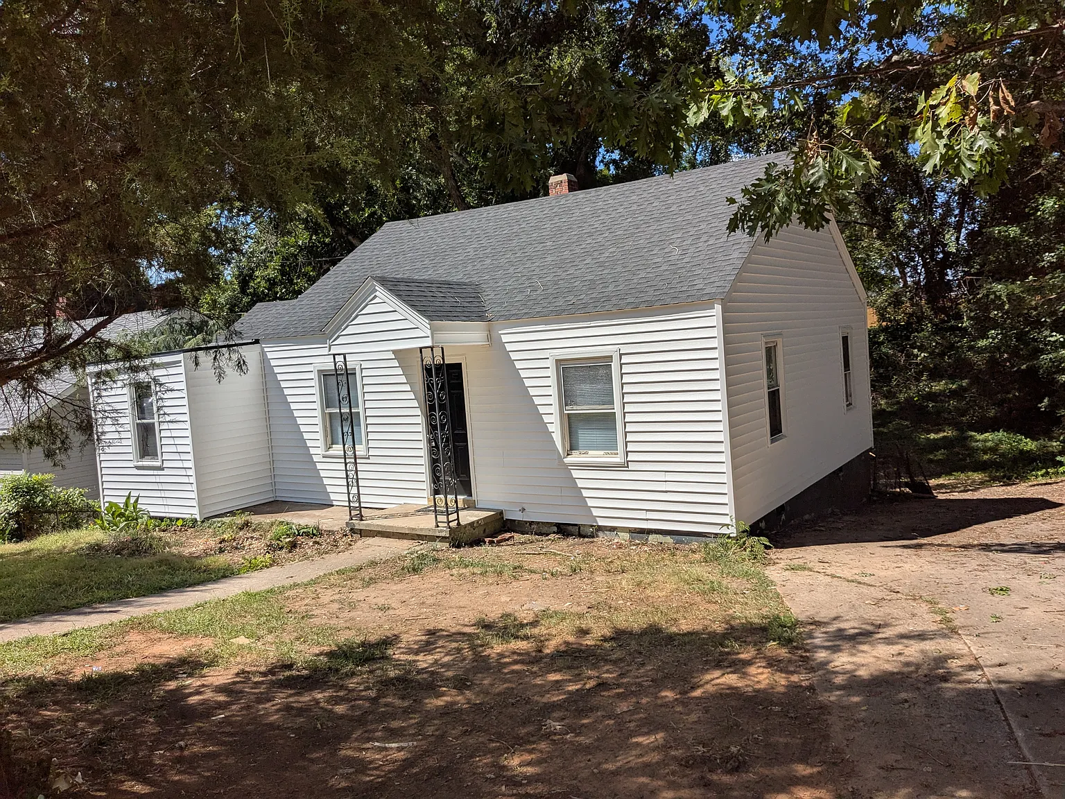 3 bed, 1074 sqft, $1,400 — Photo 1