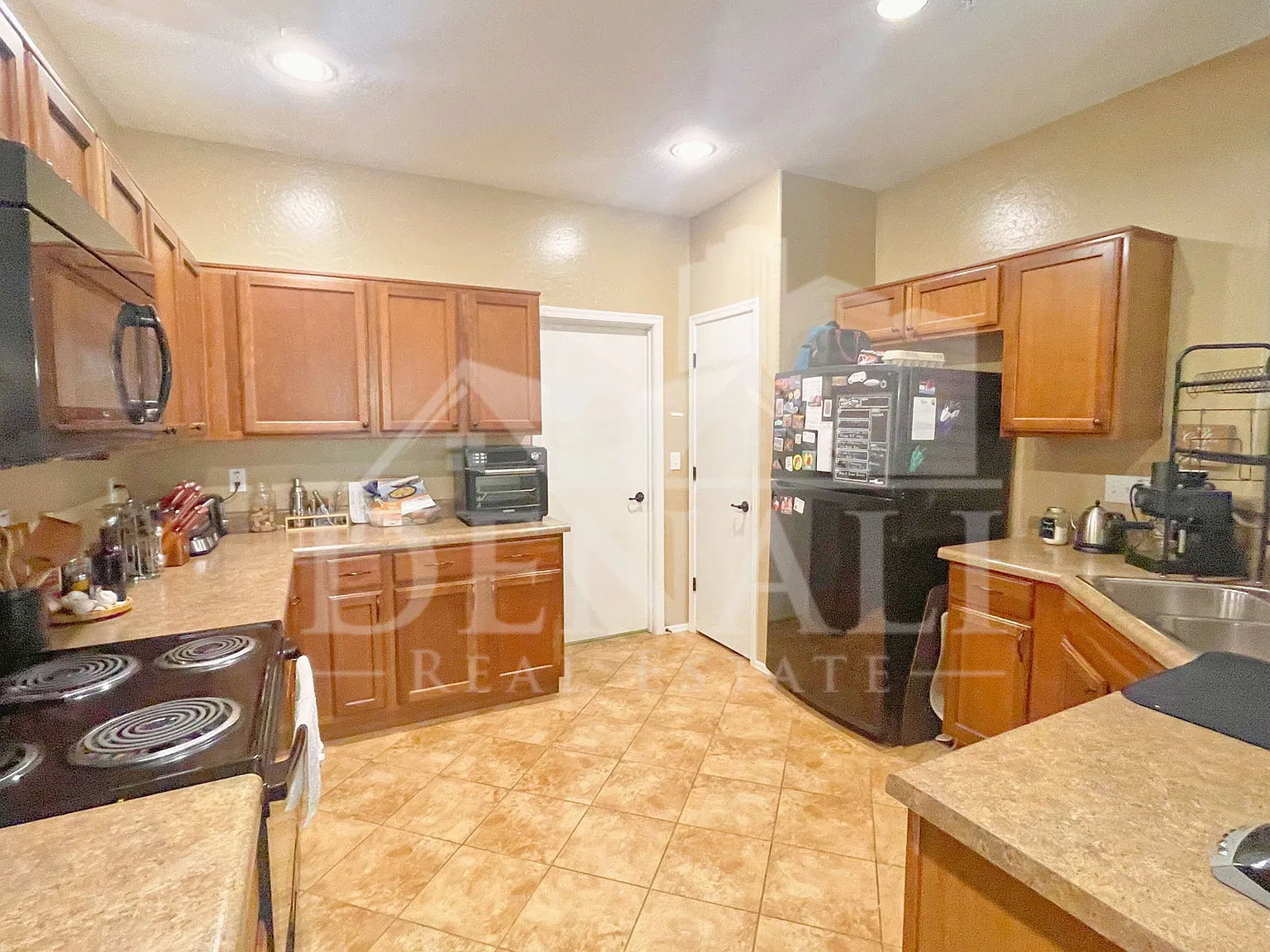 1250 S Rialto — Photo 3