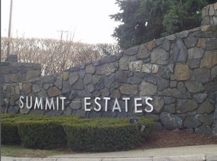 1002 Paradise Rd APT Phh, Swampscott, MA 01907