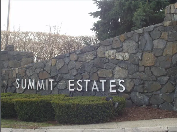 1002 Paradise Rd, Swampscott, MA