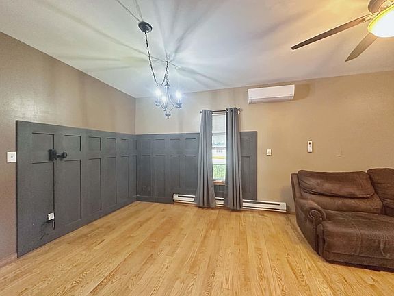 4th image of 102 N Charles St