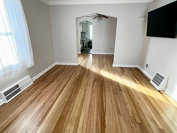 3rd image of 3951 Cummings Ave