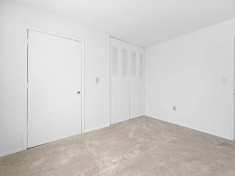 Foxridge Apartment Homes — Photo 231
