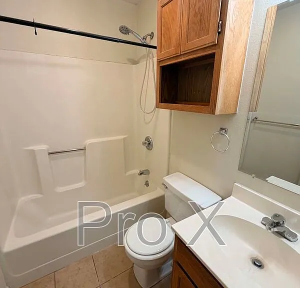 3407-3409 E 9th St #3407 E 9TH ST — Photo 7