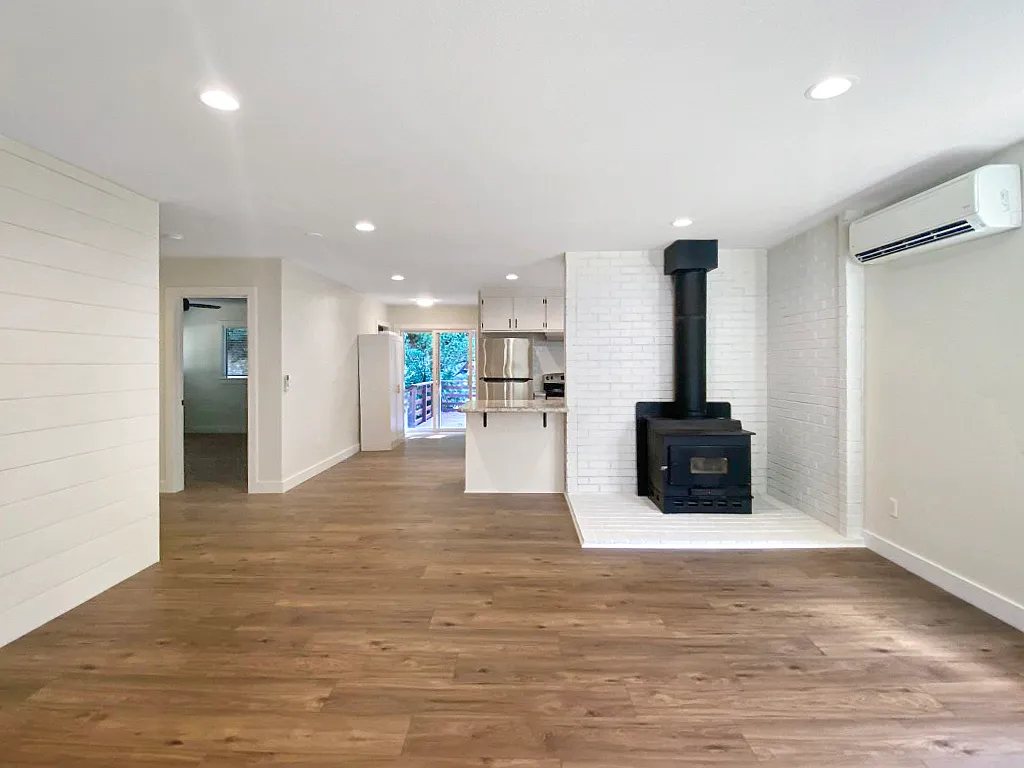 6126 Butterfly Ave — Photo 2