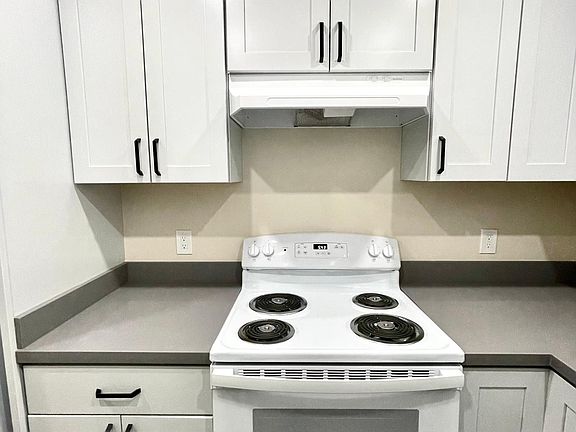 5th image of 266 21st Ave APT 304
