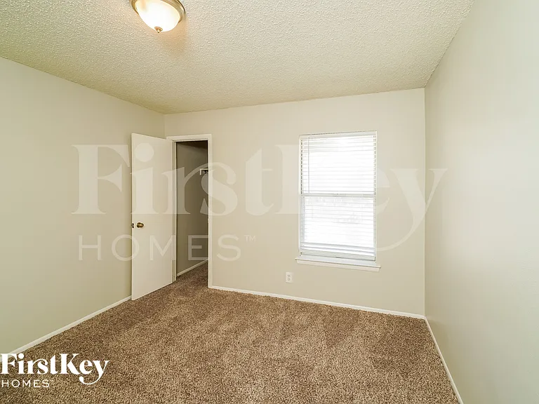 14219 N Hills Village Dr — Photo 12