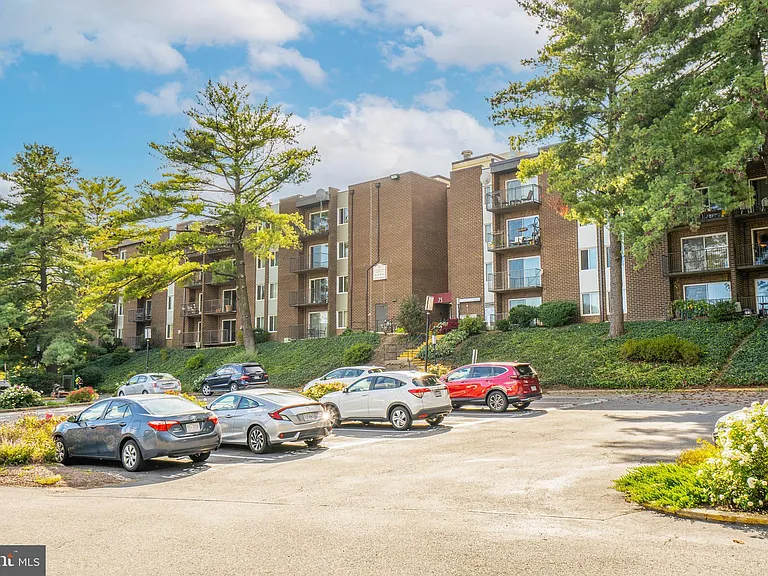75 S Reynolds St #403 — Photo 3