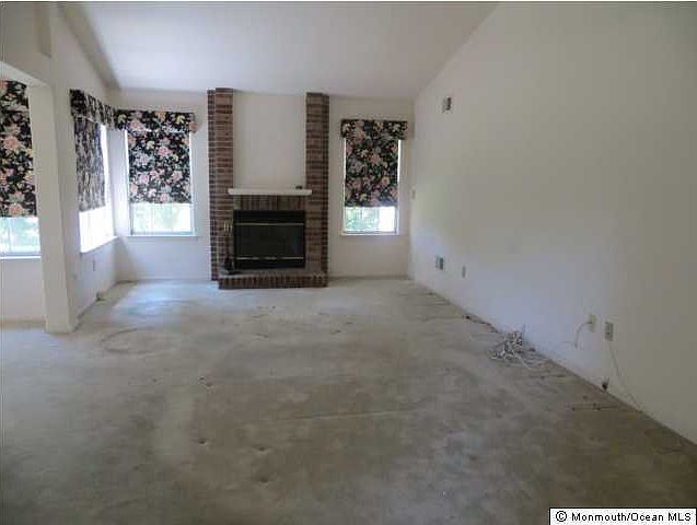 2nd image of 1195 Thornbury Lane #A