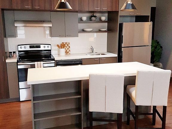 3rd image of 14 1/2 King St E #310