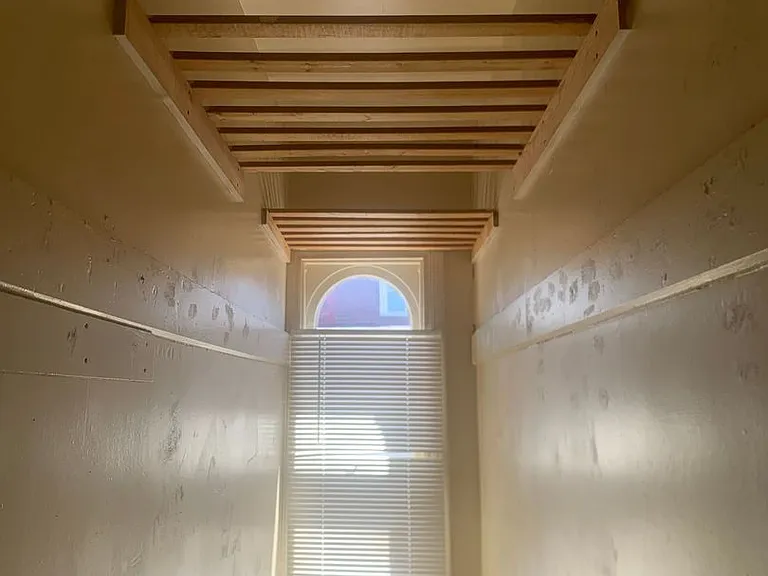 735 W Poplar St — Photo 3