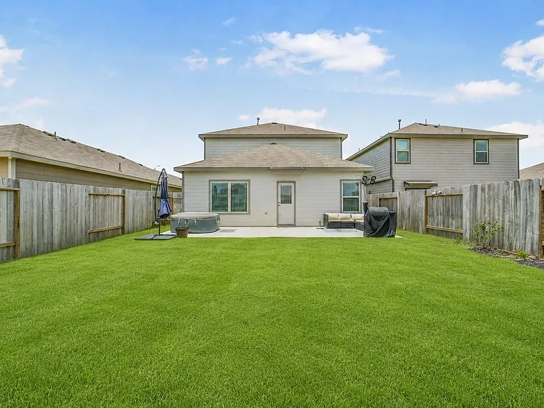 21610 Desert Lily Rd — Photo 32