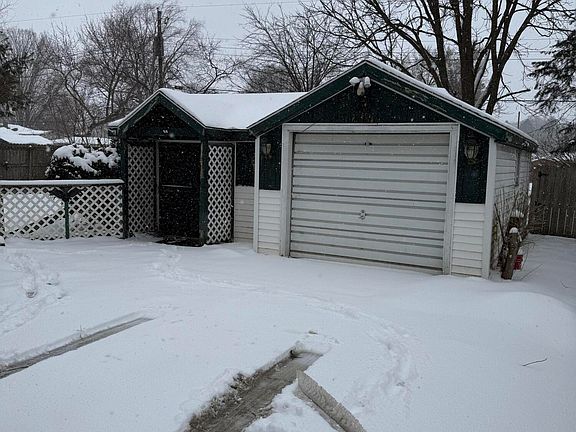 2nd image of 2529 Lake Shore Dr