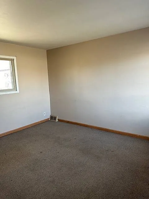 2 bed, 1.0 bath, $625 — Photo 3