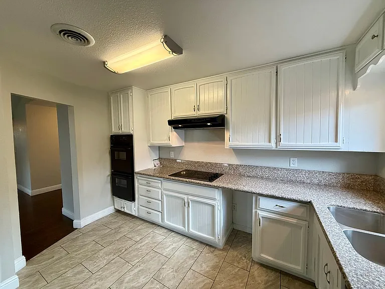 1405 Fransen Ln — Photo 15