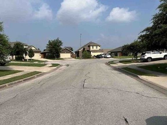 Exterior Neighborhood (street photo)