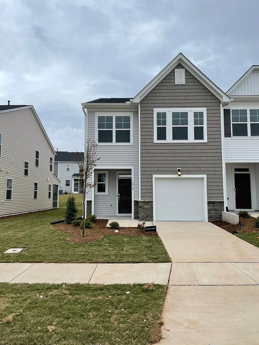 Building Photo - 1019 Gemma Dr