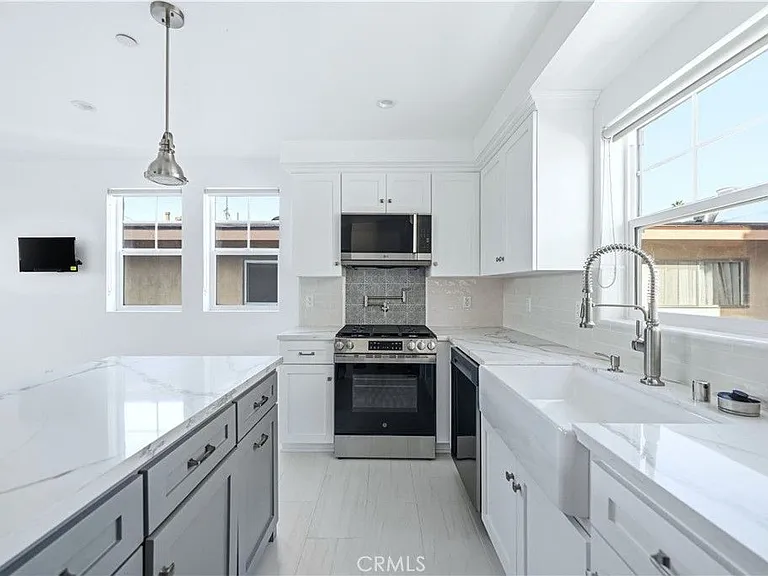 10538 La Reina Ave #4 — Photo 42