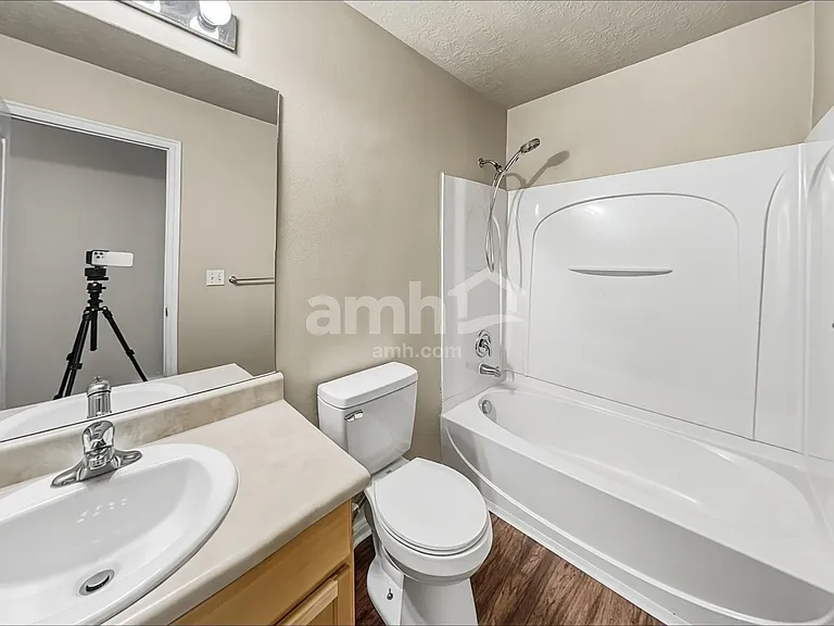 7128 N Kiowa Pkwy — Photo 12