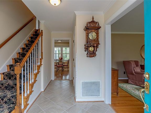 4th image of 2316 Scarsborough Dr
