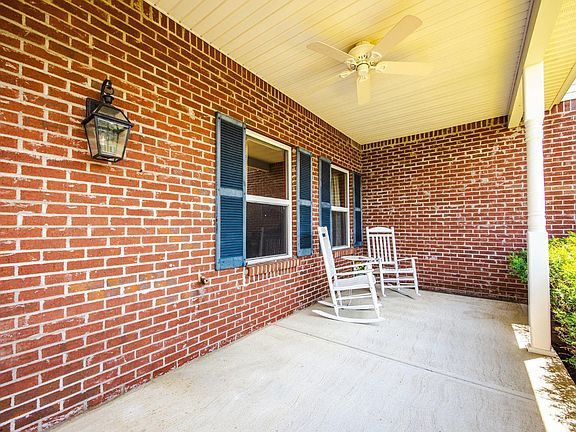 3rd image of 2326 California Rd