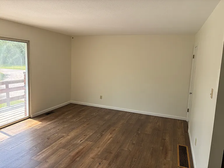 774 W Union St #5 — Photo 14
