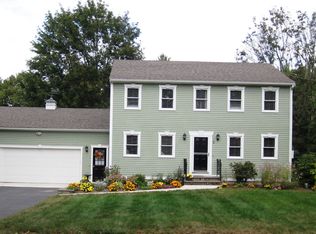 2 Colonial Ave, Barrington, RI 02806