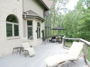 2241 Tordeur Ct, Green Bay, WI 54311
