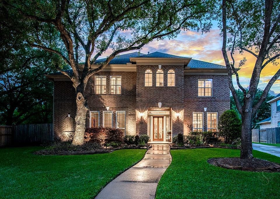 Stunning home nestled in the heart of Grand Lakes. 22130 Oakcreek Hollow Lane is 3958 square feet in size and has been lovingly maintained by one owner.