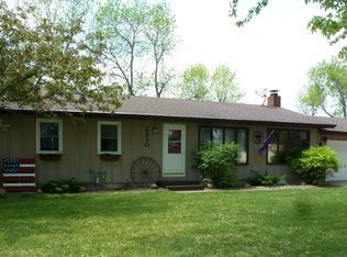 2330 Douglas St, Windom, MN 56101