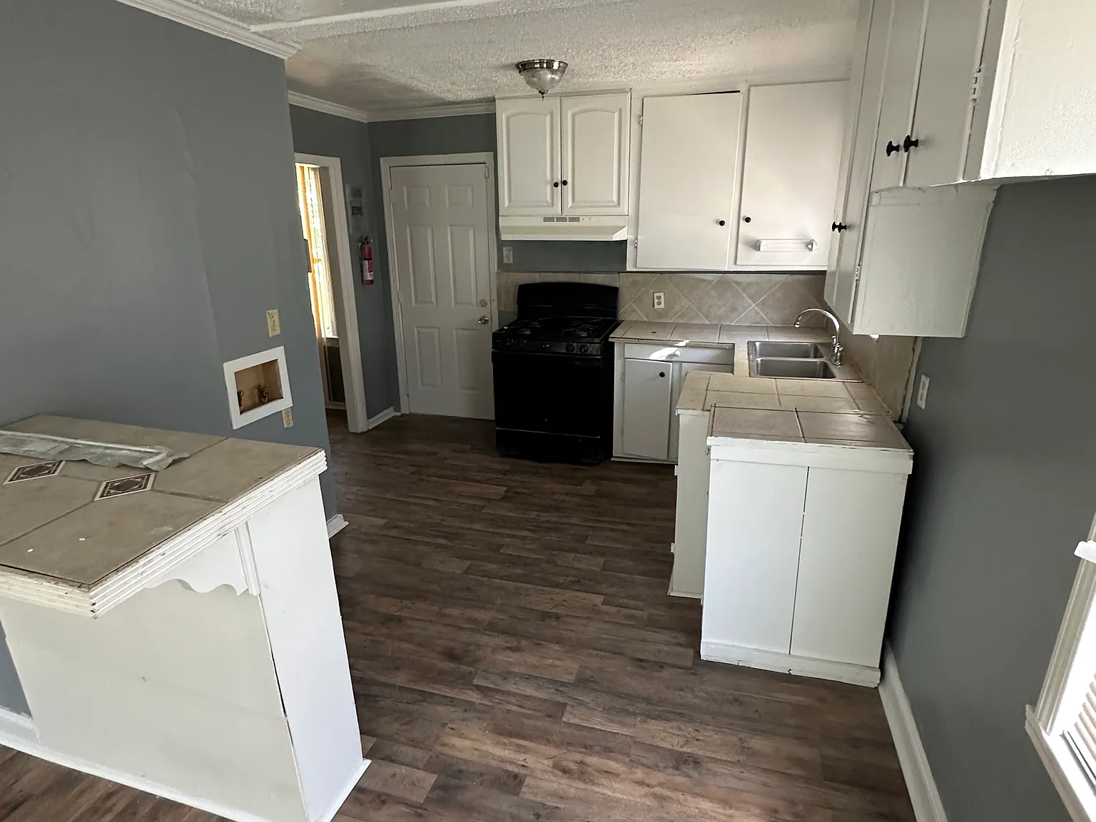 3 bed, 900 sqft, $880 — Photo 4