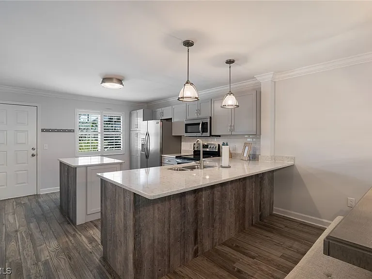 3021 Sandpiper Bay Cir #E106 — Photo 5
