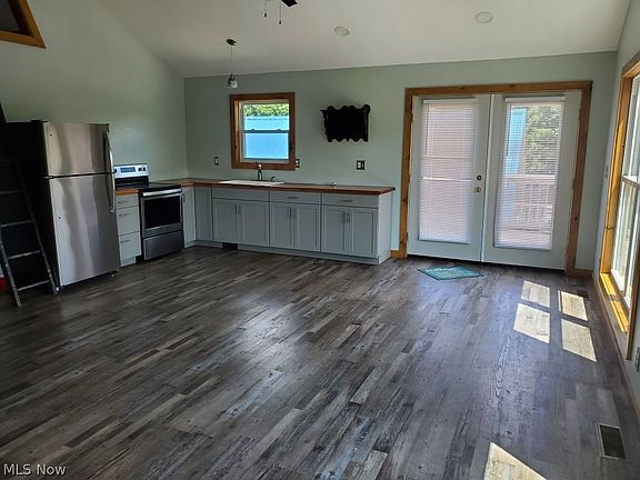 4th image of 23520 Peterson Ln #S