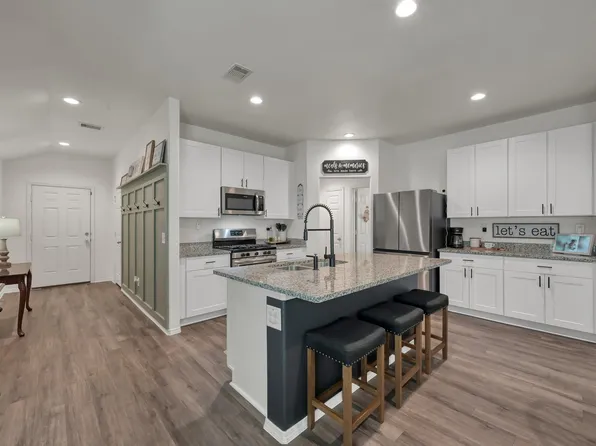 1887 Brushy Cedar Dr, Conroe, TX 77301