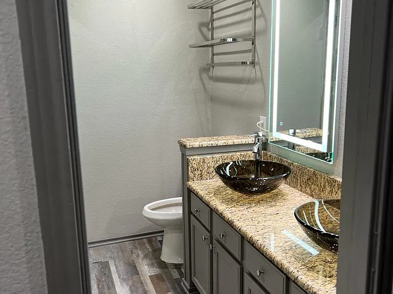 2500 Sierra Dr — Photo 6