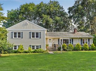 9 Bobbie Ln, Rye Brook, NY 10573
