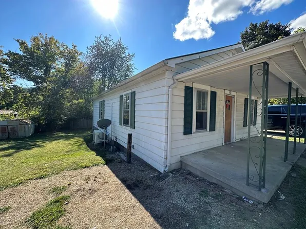 105 Spencer St, Burkesville, KY 42717