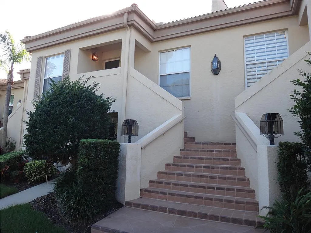 2 bed, 2.0 bath, 1182 sqft, $1,800 — Photo 2