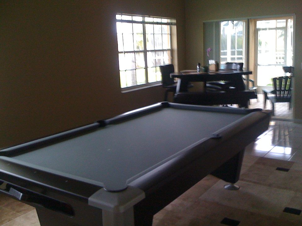 1st image of 350 Lake Crest Ct