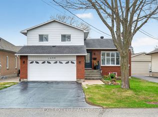 1554 Rosebella Ave, Ottawa, ON K1T 1E8