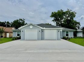 8 Coral Reef Ct N, Palm Coast, FL