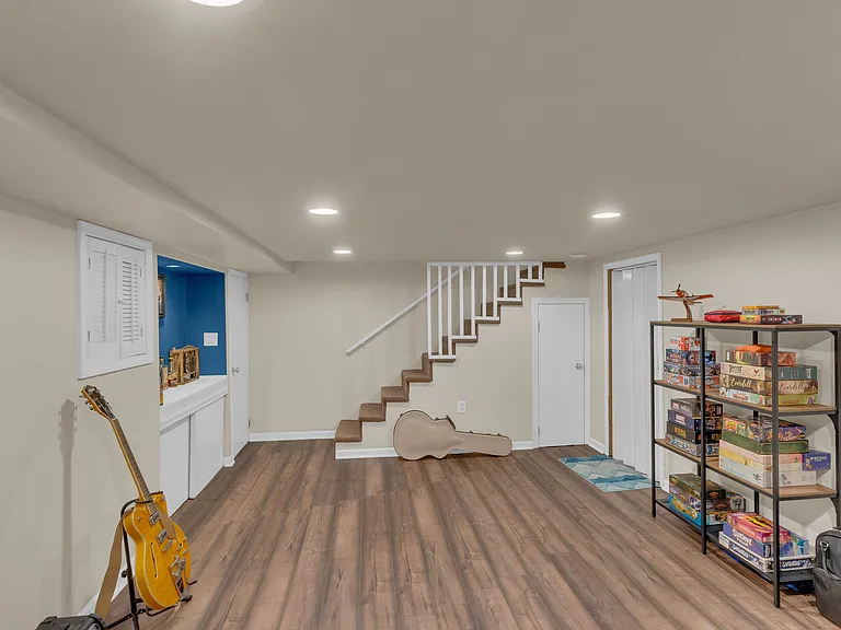 247 Lawnside Ave — Photo 8