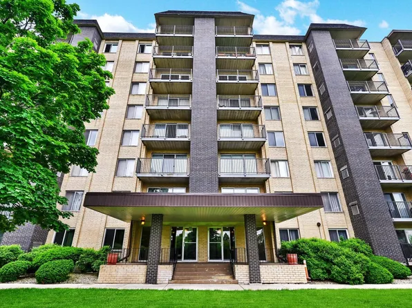 5400 Walnut Ave Unit 707, Downers Grove, IL 60515
