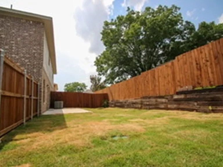 809-811 Jameson St — Photo 26