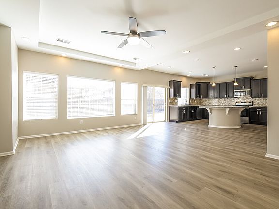 5th image of 10558 Worchester St