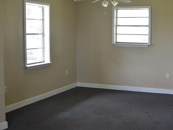 4th image of 1813 Estalote Ave