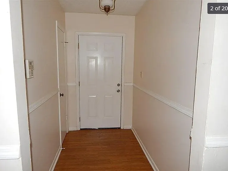 1111 Club View Dr NW — Photo 2