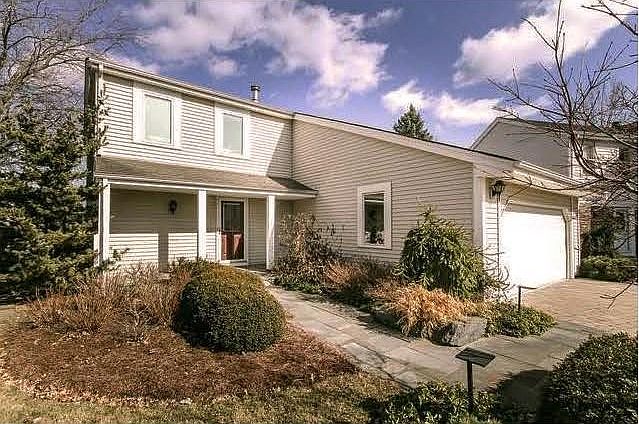1st image of 565 Iroquois Trl