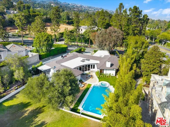 909 N Alpine Dr, Beverly Hills, CA 90210